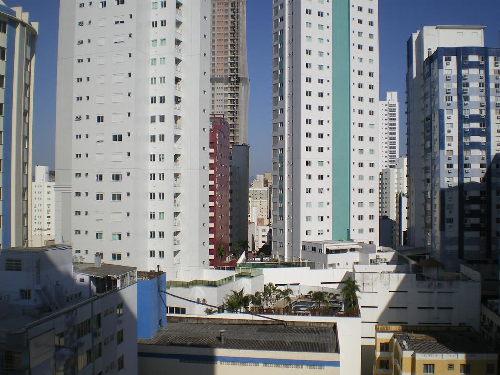Apartamento Dante Tomio Balneário Camboriú Zewnętrze zdjęcie